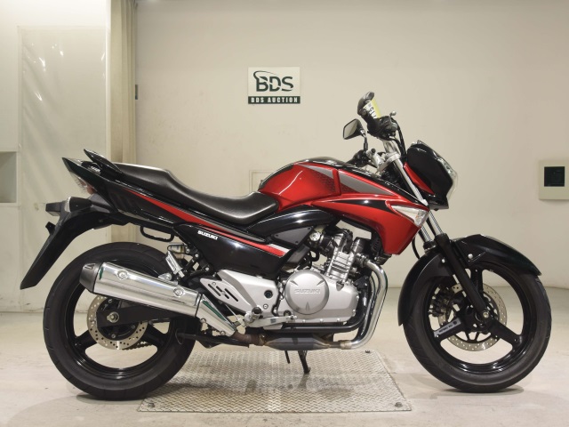 Suzuki GSR250
