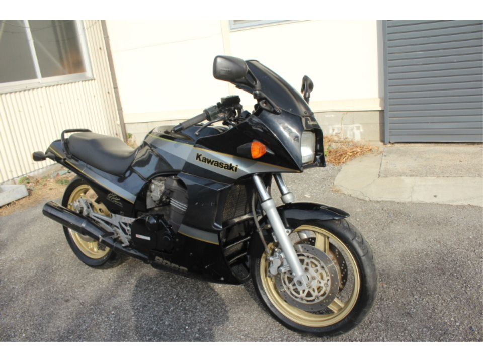 Kawasaki GPZ900R 1990