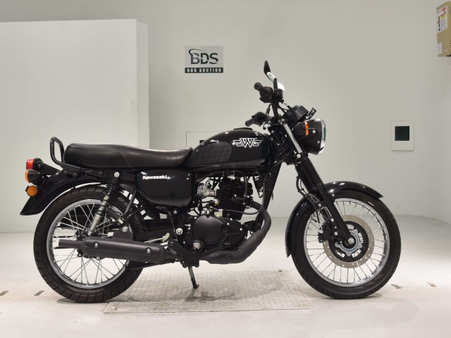 Kawasaki W175A 2022