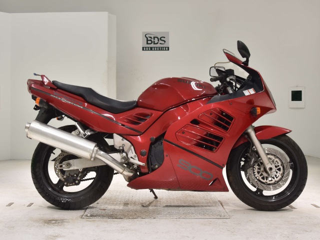 Suzuki RF900R