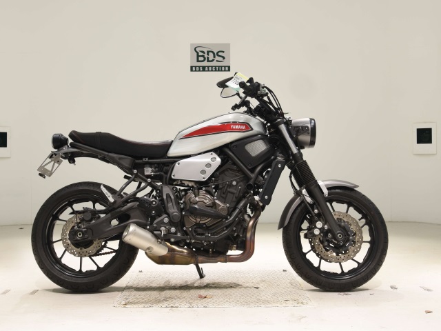 Yamaha XSR700 2021