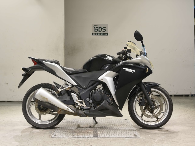 Honda CBR250R 2011