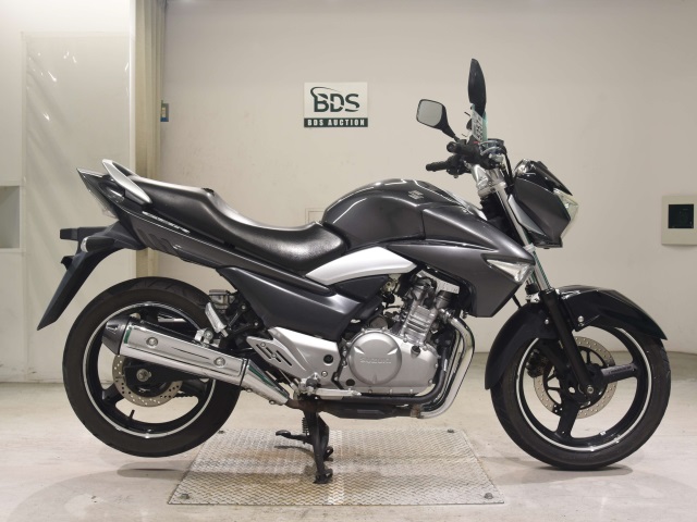 Suzuki GSR250