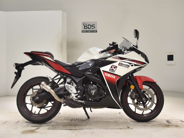 Yamaha YZF-R25 2016