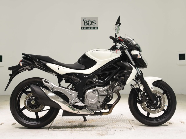 Suzuki GLADIUS SFV650 2013