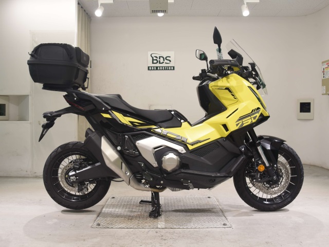 Honda X-ADV750 2025