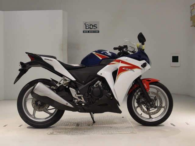 Honda CBR250RA 2011
