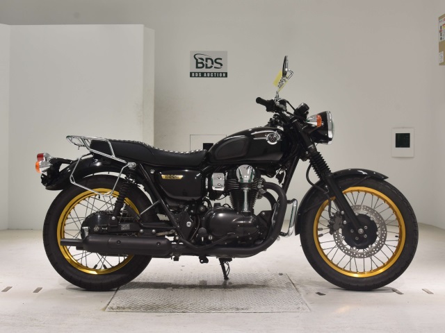 Kawasaki W800 2011