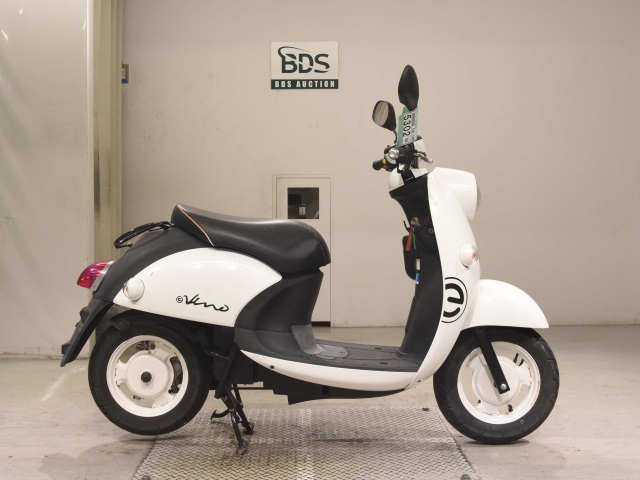 Yamaha E-VINO 2015