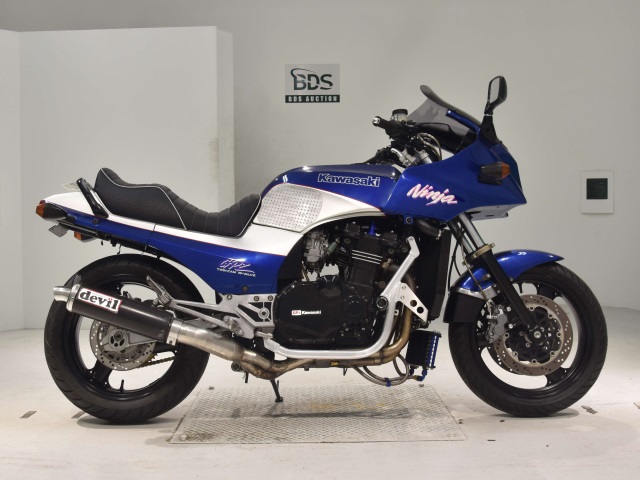 Kawasaki GPZ900R 1997