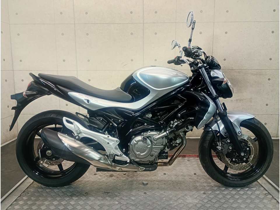 Suzuki GLADIUS SFV400A 2012