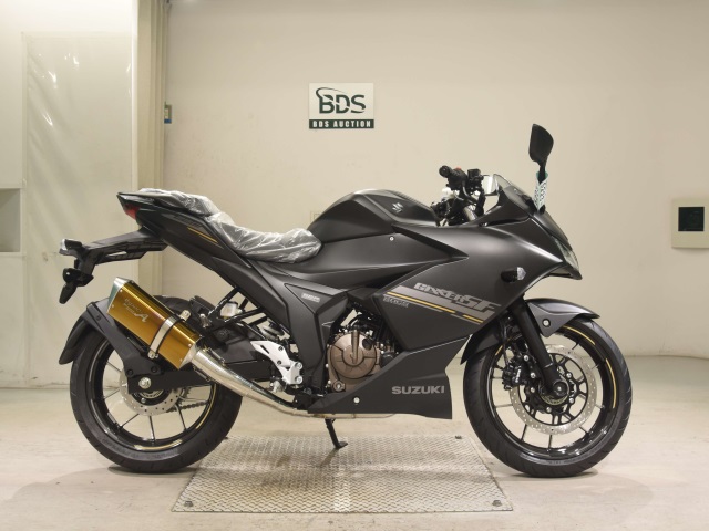 Suzuki GIXXER250SF