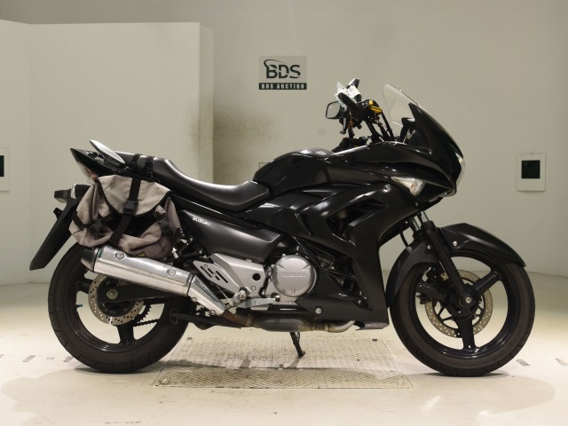 Suzuki GSR250F