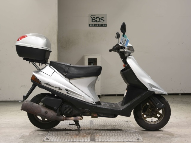 Suzuki ADDRESS V100