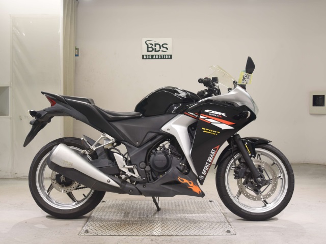 Honda CBR250R 2011