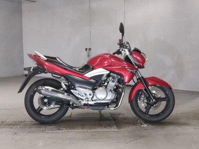 Suzuki GSR250