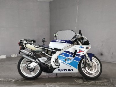 Suzuki RGV250 GAMMA