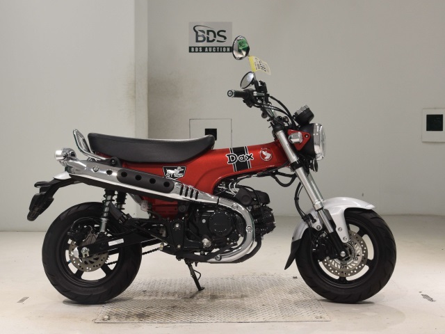 Honda DAX125 2022