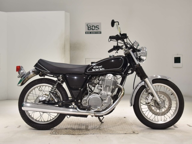 Yamaha SR400 2015