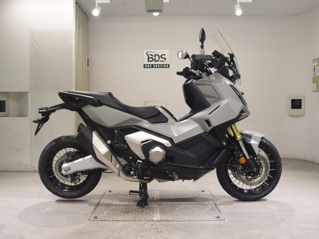 Honda X-ADV750 2025