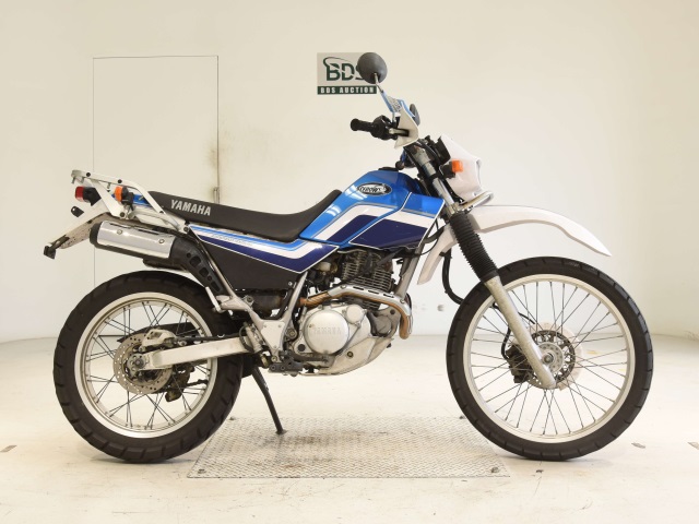Yamaha SEROW XT225