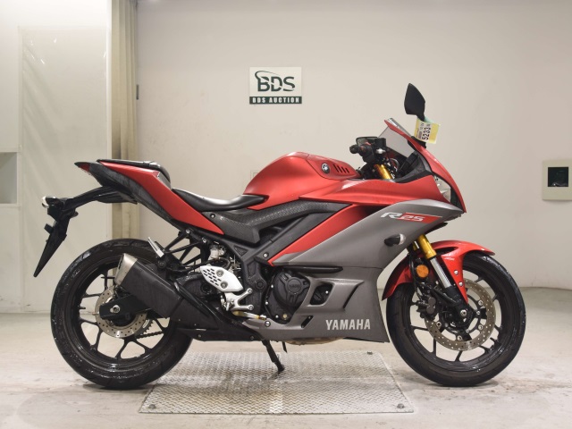 Yamaha YZF-R25A 2019
