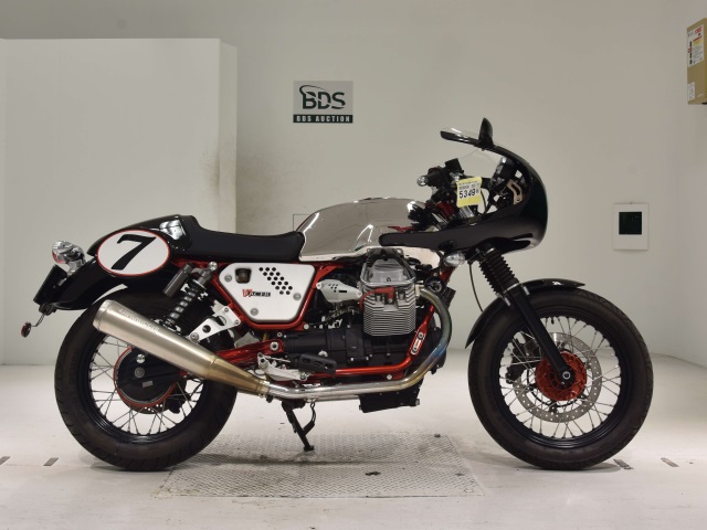 Moto Guzzi V7ﾚｰｻｰ 2011
