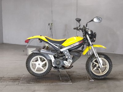 Suzuki STREET MAGIC