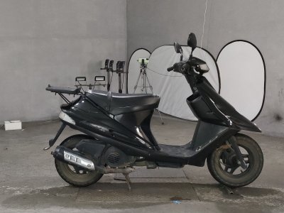 Suzuki ADDRESS V100