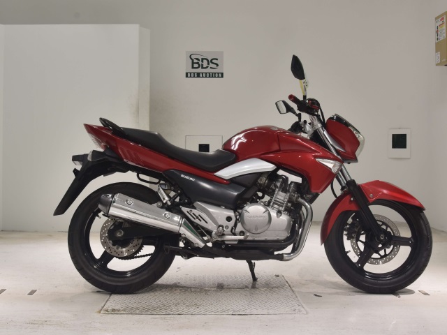 Suzuki GSR250