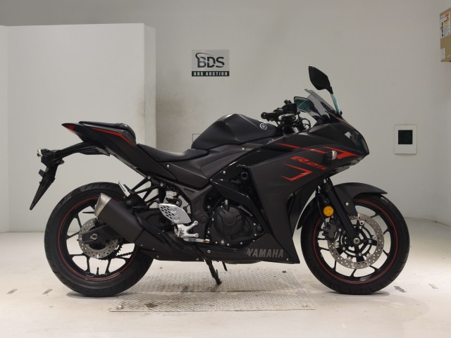 Yamaha YZF-R25 2017