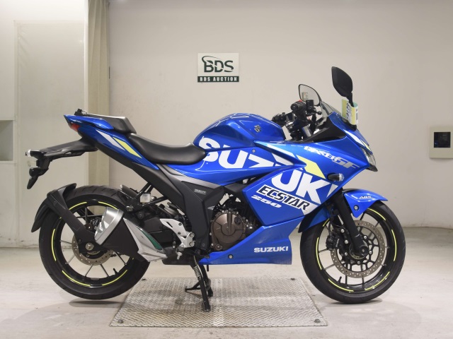 Suzuki GIXXER250SF