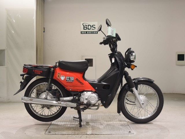 Honda CC110 CROSSCUB 2016