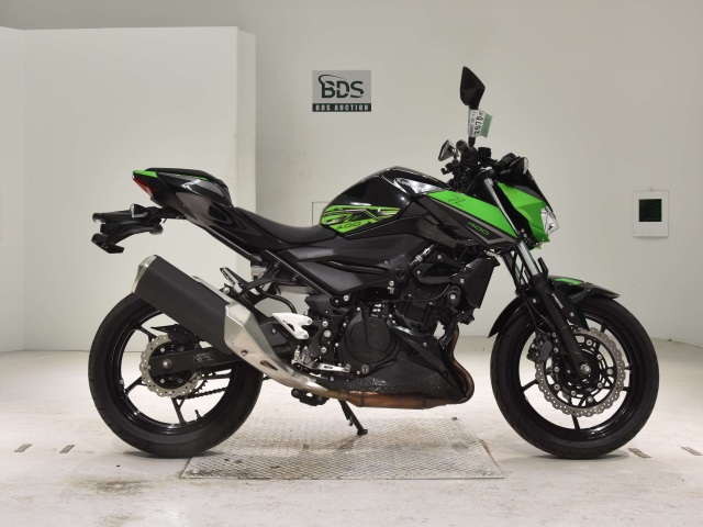 Kawasaki Z400 2022