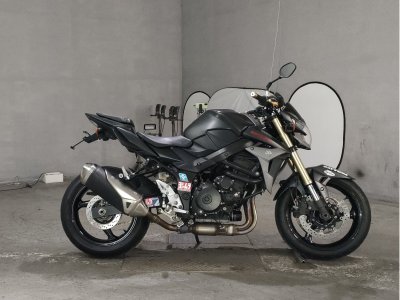 Suzuki GSR750 2013