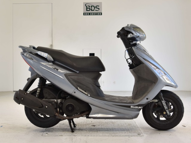 Suzuki GSR125 2009