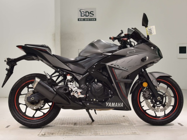 Yamaha YZF-R25 2016