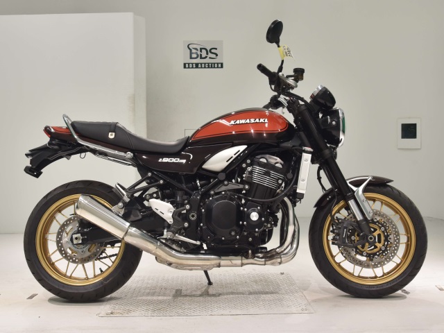 Kawasaki Z900RS 2023