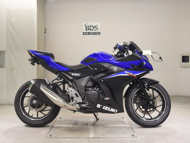 Suzuki GSX250RA