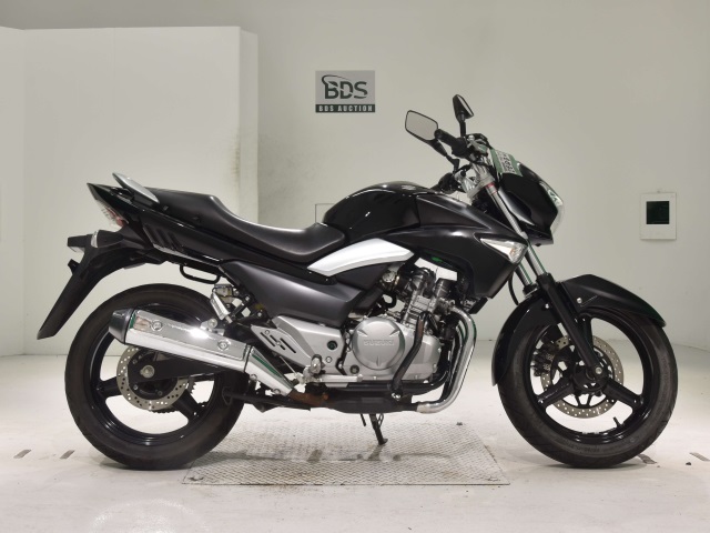 Suzuki GSR250