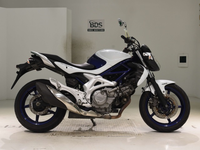 Suzuki GLADIUS SFV400 2011