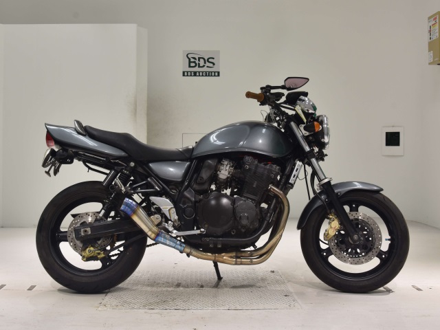 Suzuki GSX400 INAZUMA 2000