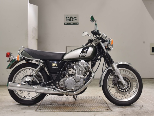 Yamaha SR400 2016