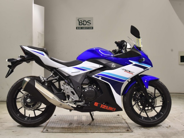 Suzuki GSX250 KATANA