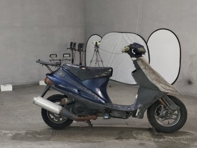 Suzuki ADDRESS V100