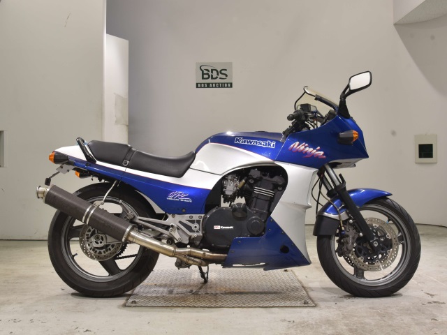 Kawasaki GPZ900R 2000