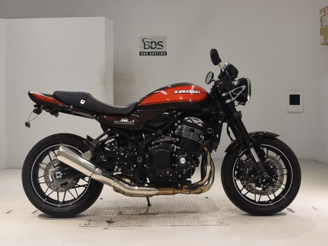 Kawasaki Z900RS 2024