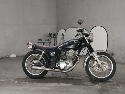 Yamaha SR400