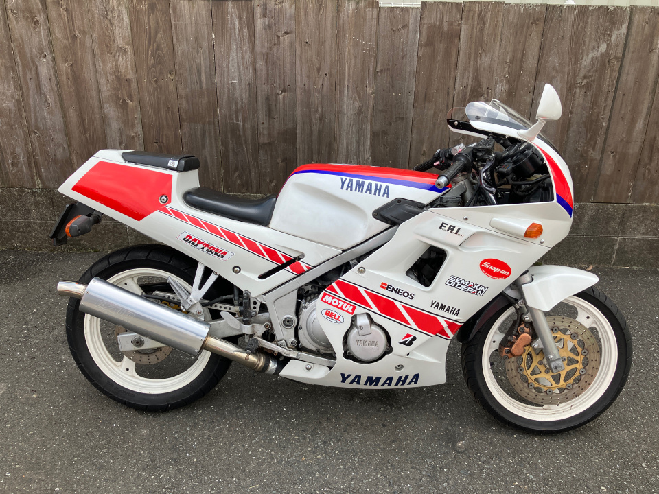 Yamaha FZR250R