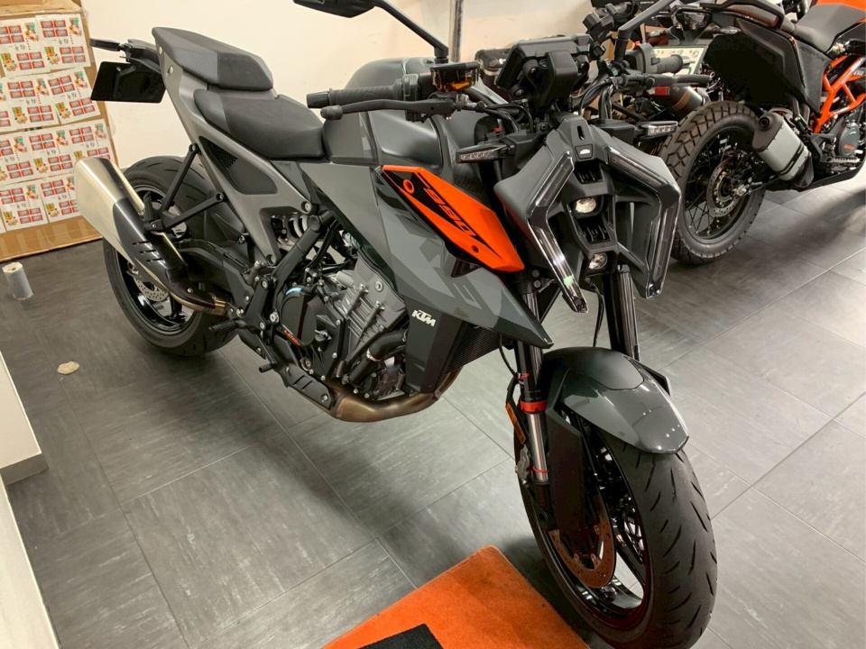 KTM 990 DUKE 2024